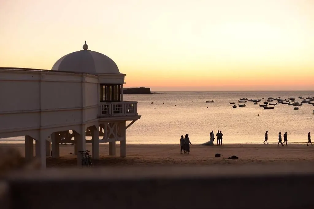 Esencia de Cádiz Entre la Viña y el mercado España