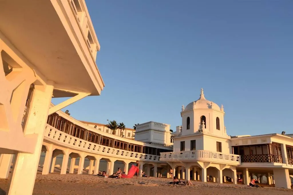 Esencia de Cádiz Entre la Viña y el mercado